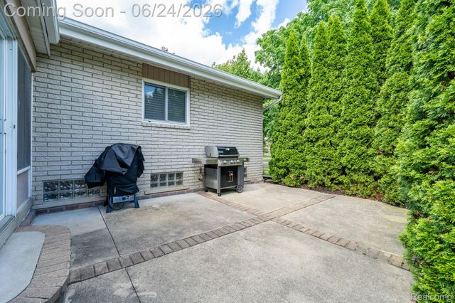 36343 Dardanella Street, Livonia, MI 48152