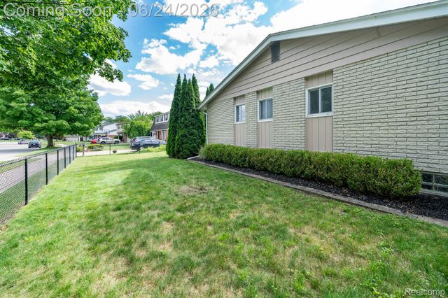 36343 Dardanella Street, Livonia, MI 48152