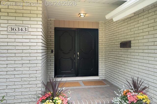 36343 Dardanella Street, Livonia, MI 48152
