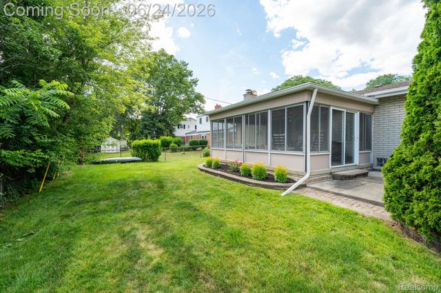 36343 Dardanella Street, Livonia, MI 48152