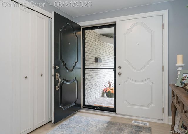 36343 Dardanella Street, Livonia, MI 48152