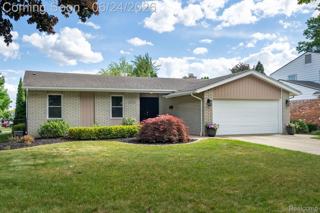 36343 Dardanella Street, Livonia, MI 48152