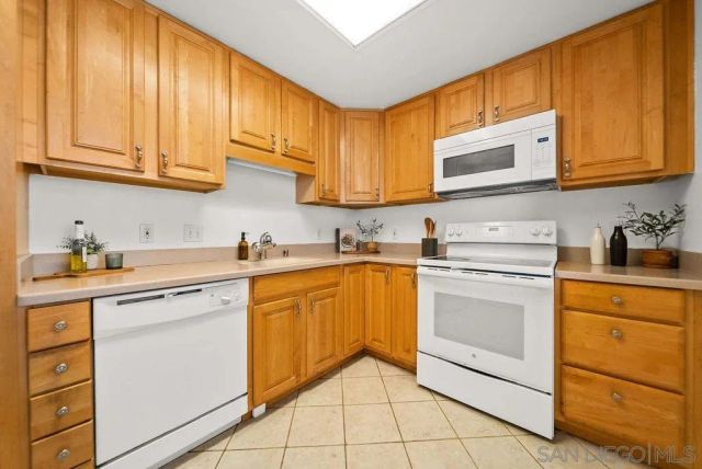 3890 Nobel Dr 408, San Diego, CA 92122