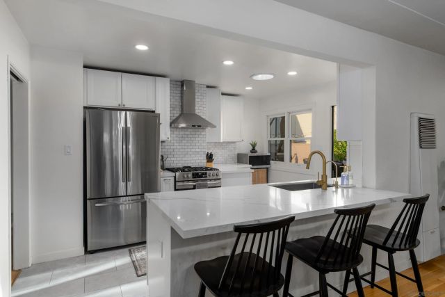 2036-38 Emerald St, San Diego, CA 92109