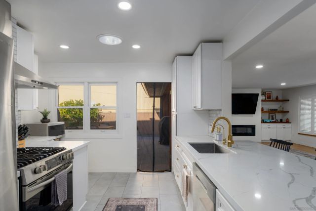 2036-38 Emerald St, San Diego, CA 92109