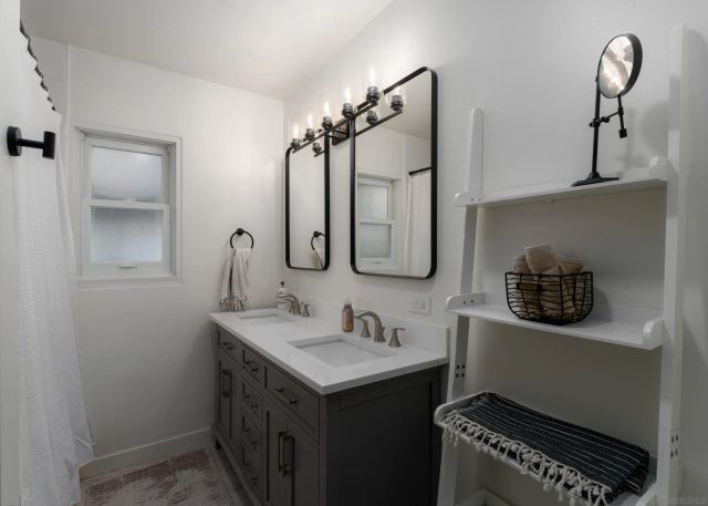 2036-38 Emerald St, San Diego, CA 92109