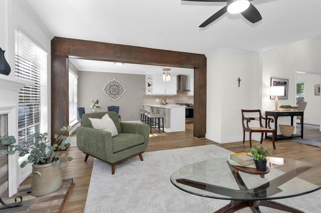 34 E Copper Sage Circle, The Woodlands, TX 77381