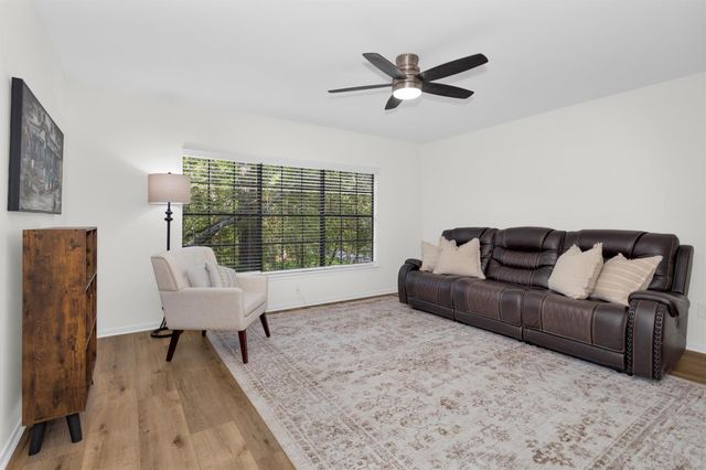 34 E Copper Sage Circle, The Woodlands, TX 77381