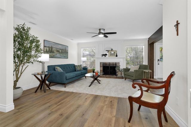 34 E Copper Sage Circle, The Woodlands, TX 77381