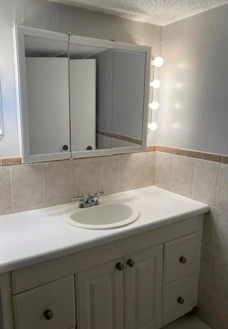 4848 NW 24th Ct 306, Lauderdale Lakes, FL 33313