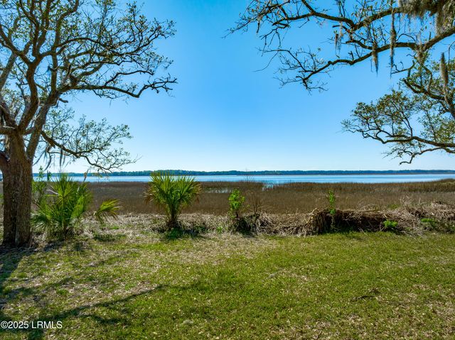 8 Croaker Street, Bluffton, SC 29910