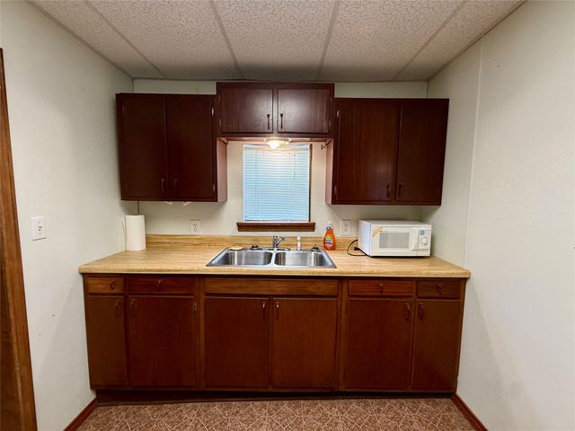 301 Cedar Point Circle, Gordonville, TX 76245