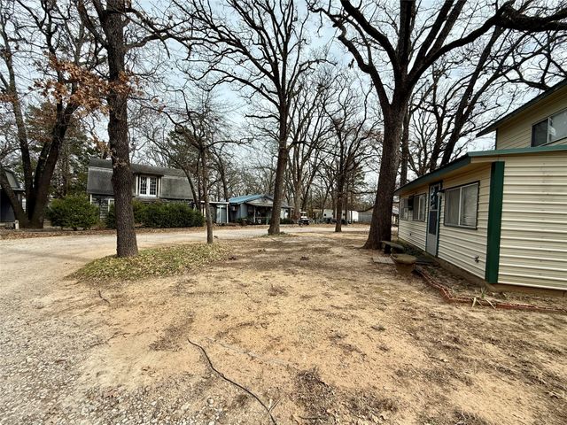 301 Cedar Point Circle, Gordonville, TX 76245