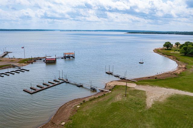 301 Cedar Point Circle, Gordonville, TX 76245