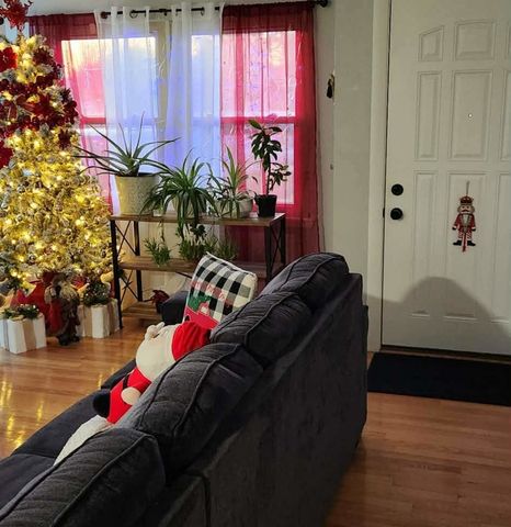 2239 Walnut Street, Waukegan, IL 60087