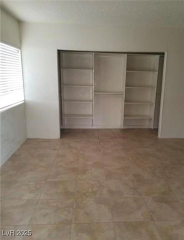 1936 ST Lawrence Drive, Las Vegas, NV 89108