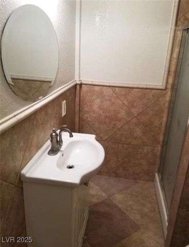 1936 ST Lawrence Drive, Las Vegas, NV 89108