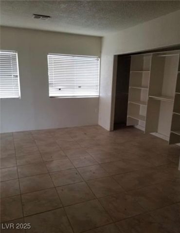 1936 ST Lawrence Drive, Las Vegas, NV 89108