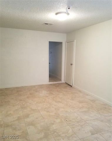 1936 ST Lawrence Drive, Las Vegas, NV 89108