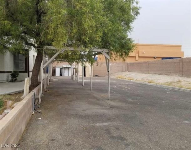 1936 ST Lawrence Drive, Las Vegas, NV 89108