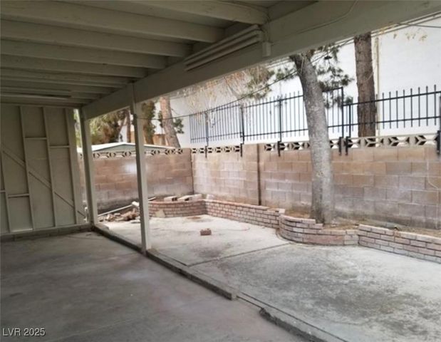 1936 ST Lawrence Drive, Las Vegas, NV 89108