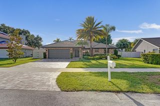 800 Blue Ridge Way, Davie, FL 33325