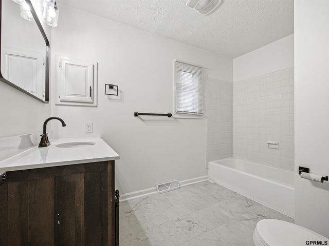 16506 Castelar Street, Omaha, NE 68130
