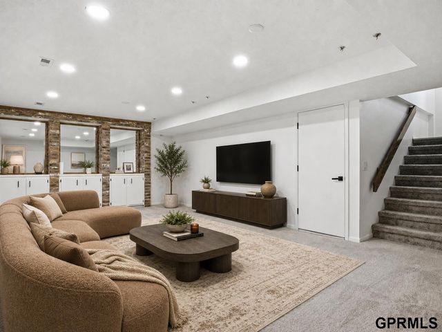16506 Castelar Street, Omaha, NE 68130