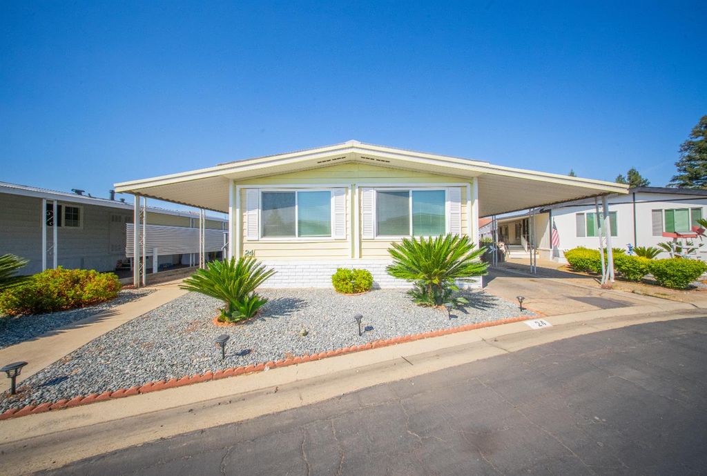 371 Bethel Avenue # 24, Sanger, CA 93657