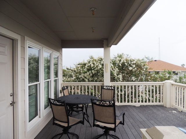 1 Alligator Head Lane, Port O Connor, TX 77982