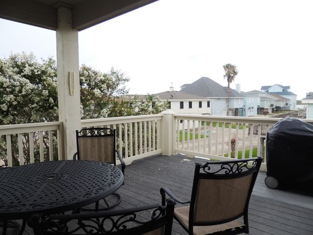 1 Alligator Head Lane, Port O Connor, TX 77982