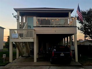 1 Alligator Head Lane, Port O Connor, TX 77982