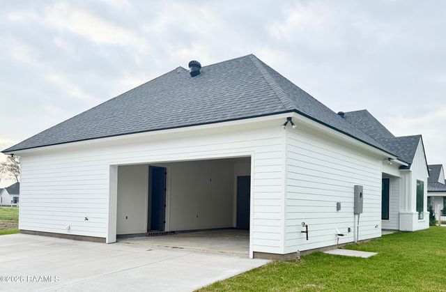 112 Tea Rose Drive, Broussard, LA 70518