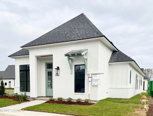 112 Tea Rose Drive, Broussard, LA 70518