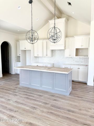 112 Tea Rose Drive, Broussard, LA 70518