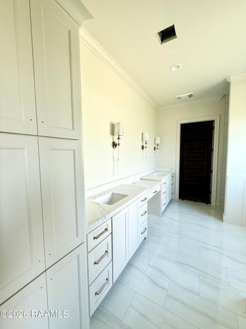 112 Tea Rose Drive, Broussard, LA 70518