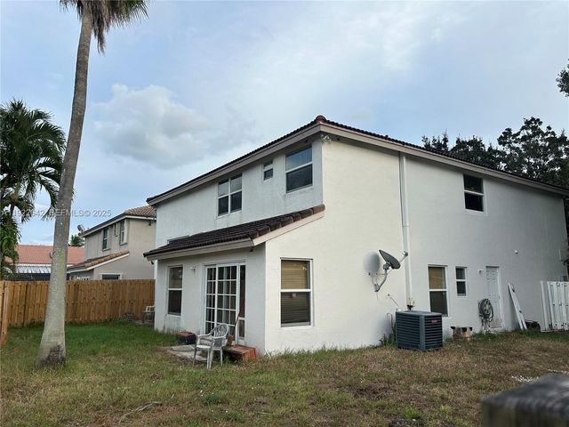12571 NW 10th St, Sunrise, FL 33323