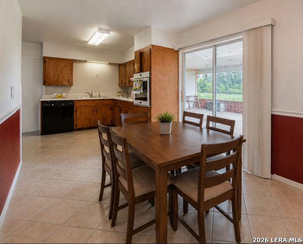4951 Benham Dr, San Antonio, TX 78220