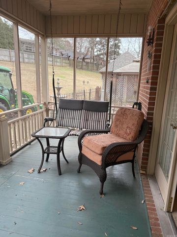 303 Woodford Place, Paragould, AR 72450