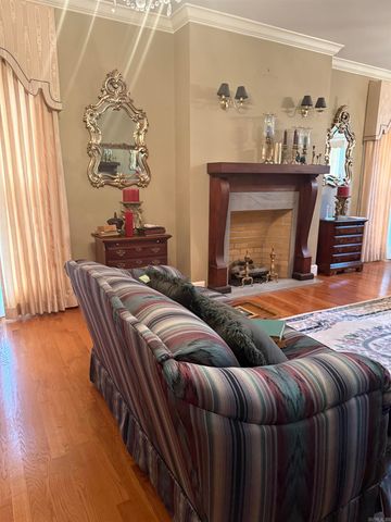 303 Woodford Place, Paragould, AR 72450