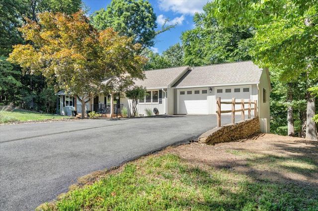 129 Leeward DR, Moneta, VA 24121