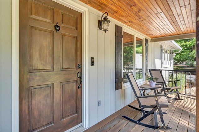 129 Leeward DR, Moneta, VA 24121