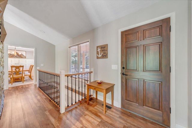 129 Leeward DR, Moneta, VA 24121