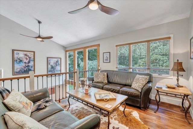 129 Leeward DR, Moneta, VA 24121