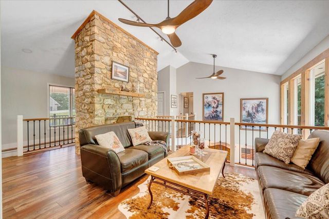 129 Leeward DR, Moneta, VA 24121