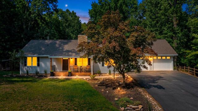 129 Leeward DR, Moneta, VA 24121