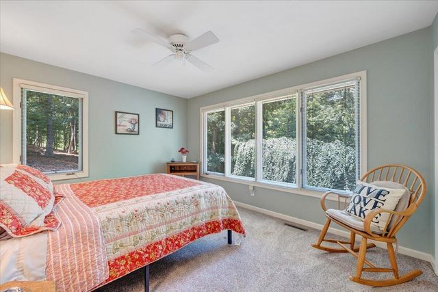 129 Leeward DR, Moneta, VA 24121