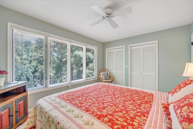 129 Leeward DR, Moneta, VA 24121