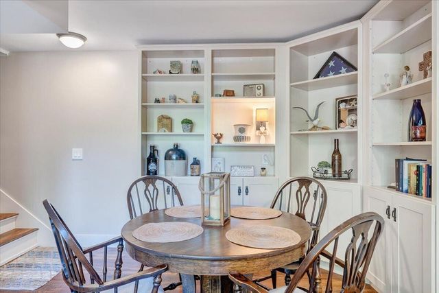 129 Leeward DR, Moneta, VA 24121
