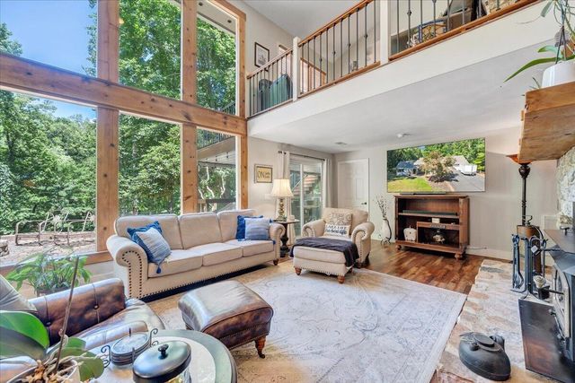 129 Leeward DR, Moneta, VA 24121